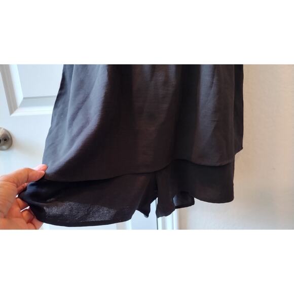 Short Sleeves Tiered Open Back Jumpsuit shorts Black romper size Large - Picture 4 of 14